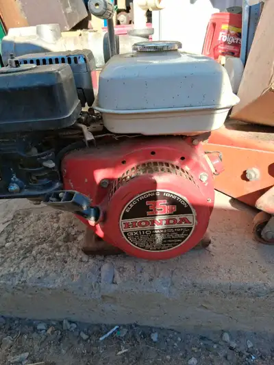 For sale is a used Honda GX110 3.5HP engine, a robust and reliable option for various applications....