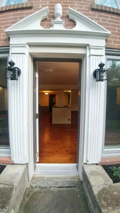 Walk out Basement apartment with large windows that looks out to a ravine. It includes 1 bedroom (su...