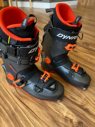Hoji Free 130 ski boots, size 26.5, View more