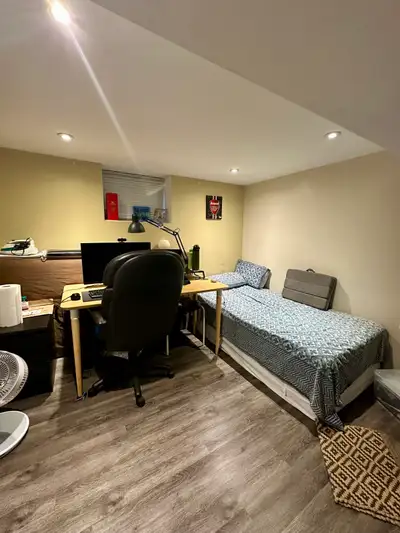 Pvt. Room Sublet in Westdale $650/month - ALL INCLUSIVE 10min walk to McMaster - 5min walk to Food B...