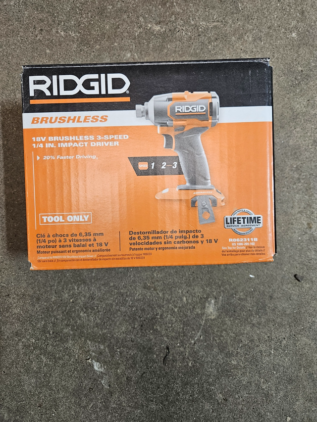 RIDGID 18V Brushless Cordless 3-Speed 1/4-inch Impact Driver in Power Tools in Chatham-Kent - Image 2