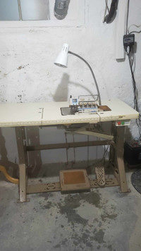 INDUSTRIAL SERGER AND SOWING MACHINE