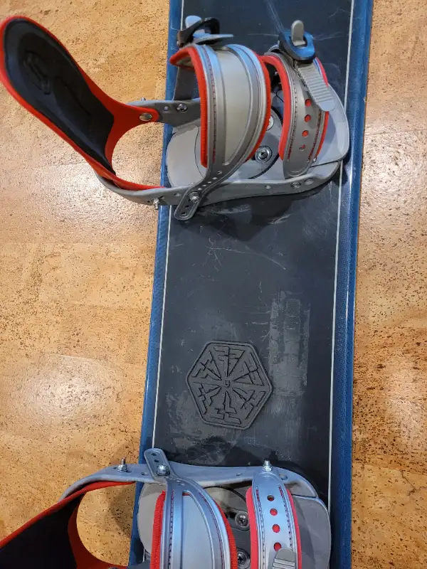 Rossignol Strato Wide 159 Snowboard with Bindings (L size in Snowboard in Calgary - Image 4