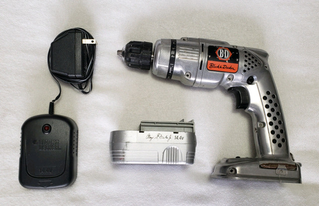 Black & Decker “85th Anniversary” 14.4v  Die-Cast Cordless Drill in Hand Tools in City of Toronto - Image 3