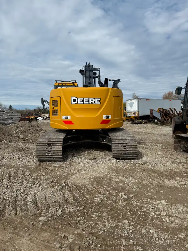 2018 John Deere 245G Excavator in Heavy Equipment in Peterborough - Image 8