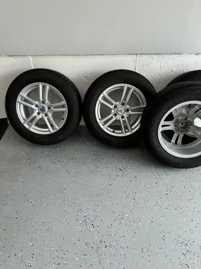 Bolt pattern: 5x114.3 Center bore: 60.1 mm Rims were cleaned regularly and stored in a climate-contr...