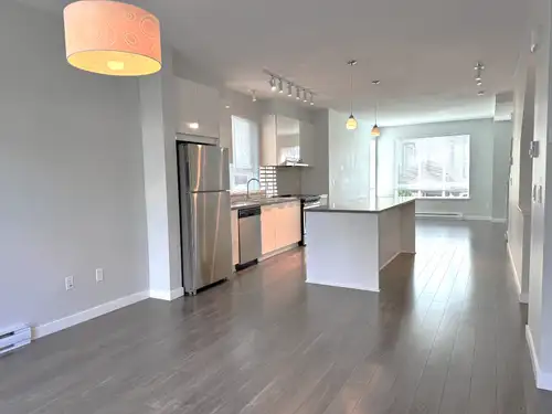 A very clean and move-in ready ~1400-sqft, 3-bedrooms + 2.5 baths corner townhouse located in highly...