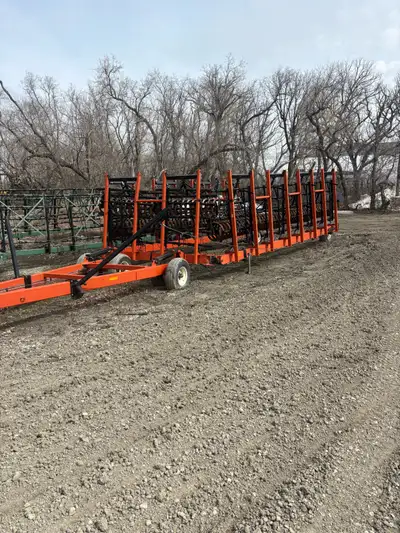 For sale Mid 90’s Riteway 58ft Harrow packer bar, Autofold, good tires, excellent harrow tines, very...