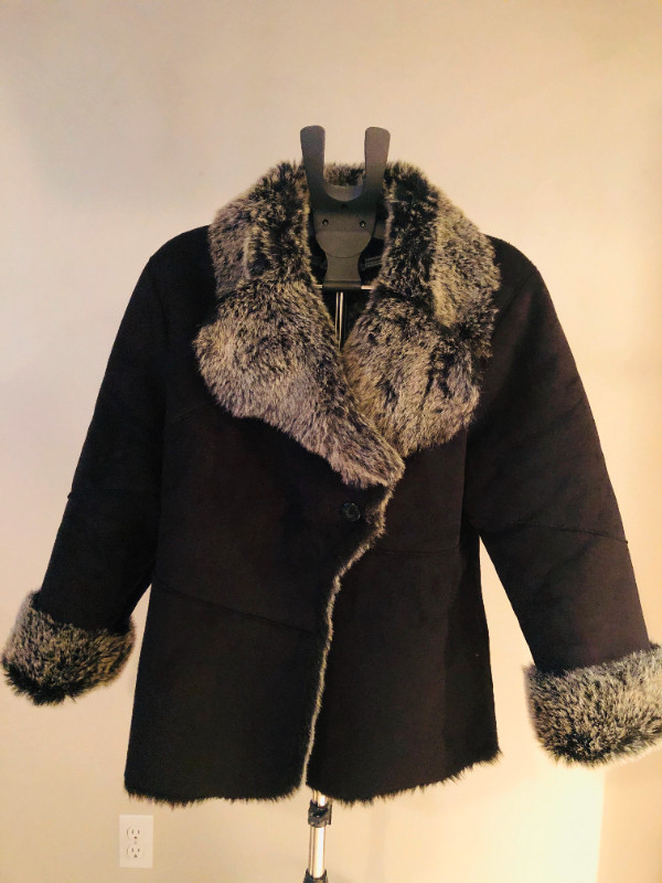 MAKSA Gorgeous Faux Fur Coat in Women's - Tops & Outerwear in Calgary