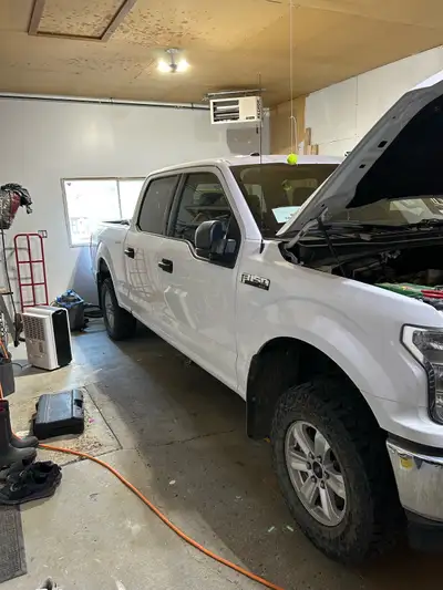 I'm selling a 2018 Ford F-150 crew cab with a 6.5-foot box, powered by a 3.5L EcoBoost. Bought in an...