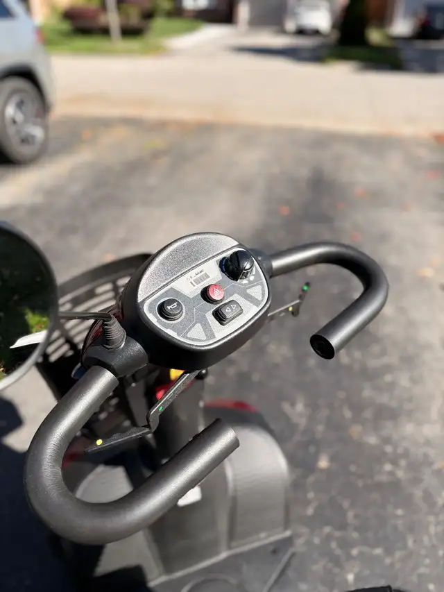 Mobility Scooter - Like New/Used Once - Save $1k + Full Warranty in Health & Special Needs in Oshawa / Durham Region - Image 8
