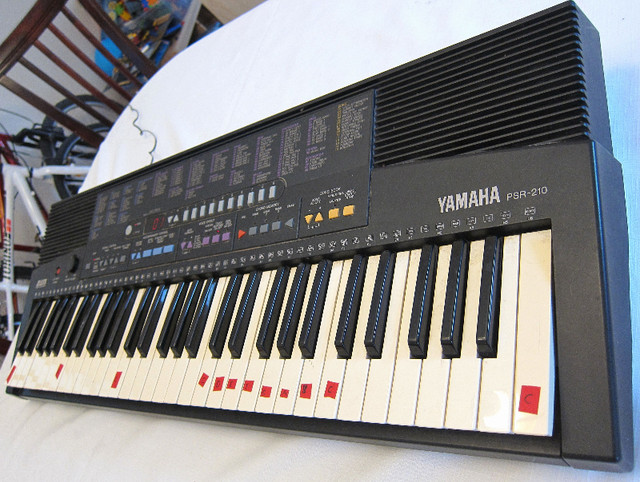 YAMAHA PSR-210 PORTATONE 61-KEY KEYBOARD 1993 * JAPAN * in Pianos & Keyboards in Ottawa - Image 3