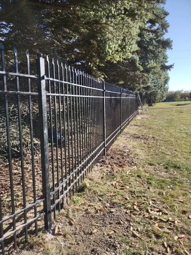 Edmonton Fence in Fence, Deck, Railing & Siding in Edmonton - Image 11