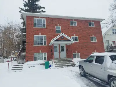 Three bedroom for a rent 775 per room Includes heat hydro water Lovely building