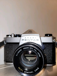 Pentax  SP-1000 SLR 35mm Film Camera  W/ 55mm F/ 2 Lens 