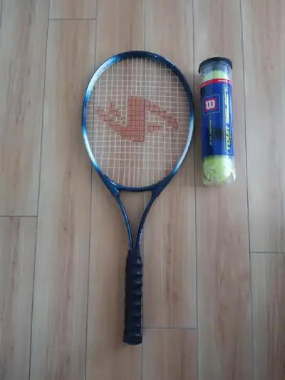 Raquette de tennis et 4 balles neuves, View more