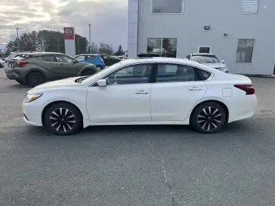 2018 Nissan Altima SV power moonroof heated seats power drivers seat heated steering wheel power win...