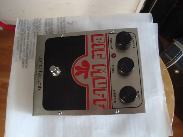 EHX Electro harmonix pedals/ehx us9dc adapter in Amps & Pedals in Ottawa - Image 7