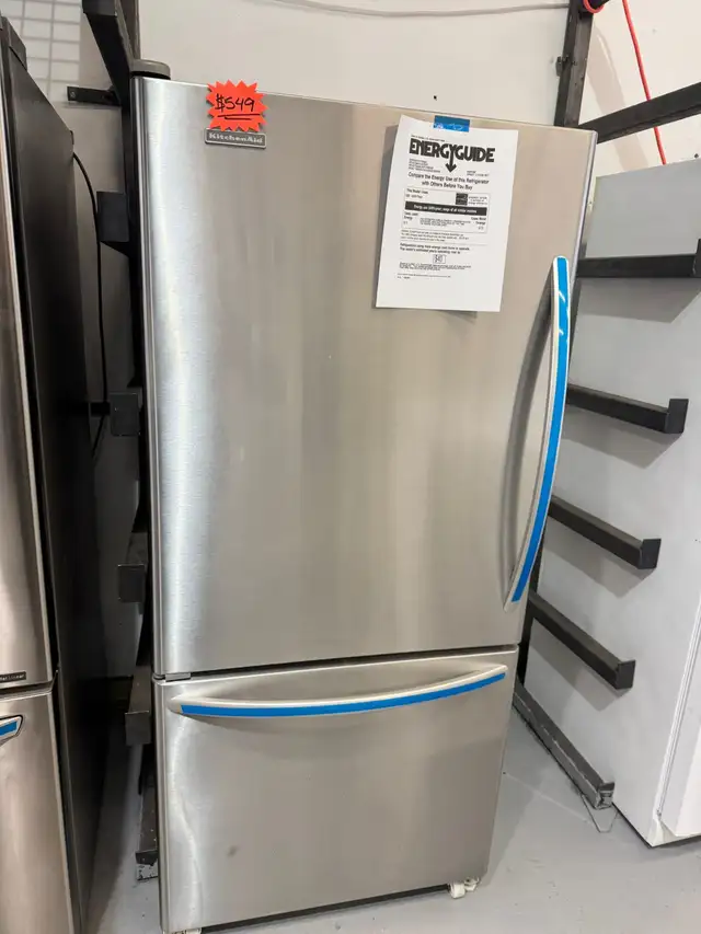 KitchenAid Stainless Steel Refrigerator in Refrigerators in City of Toronto - Image 3