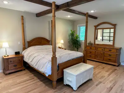 Solid Pine Queen Bedroom set $300