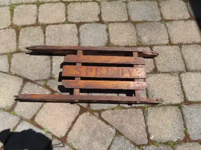 Traineau antique de marque SPEEDY, View more