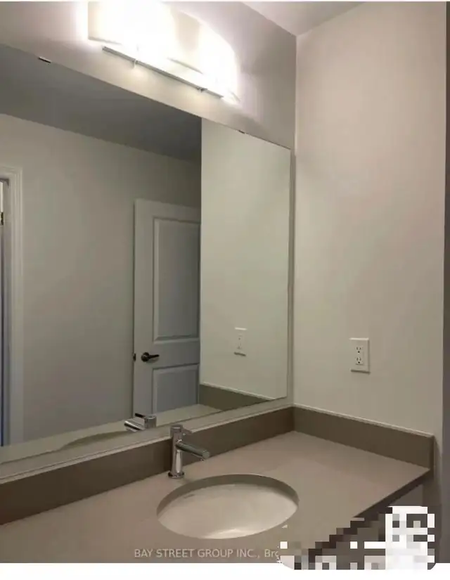 a beautiful private room in  detached house in Keswick for lease in Room Rentals & Roommates in Markham / York Region - Image 10