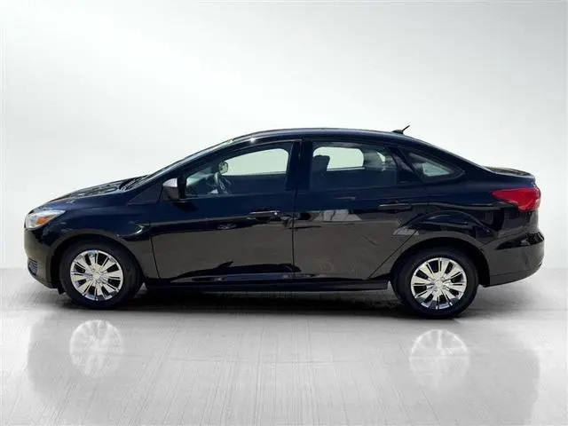 2017 Ford Focus S Sedan in Cars & Trucks in Prince George - Image 2