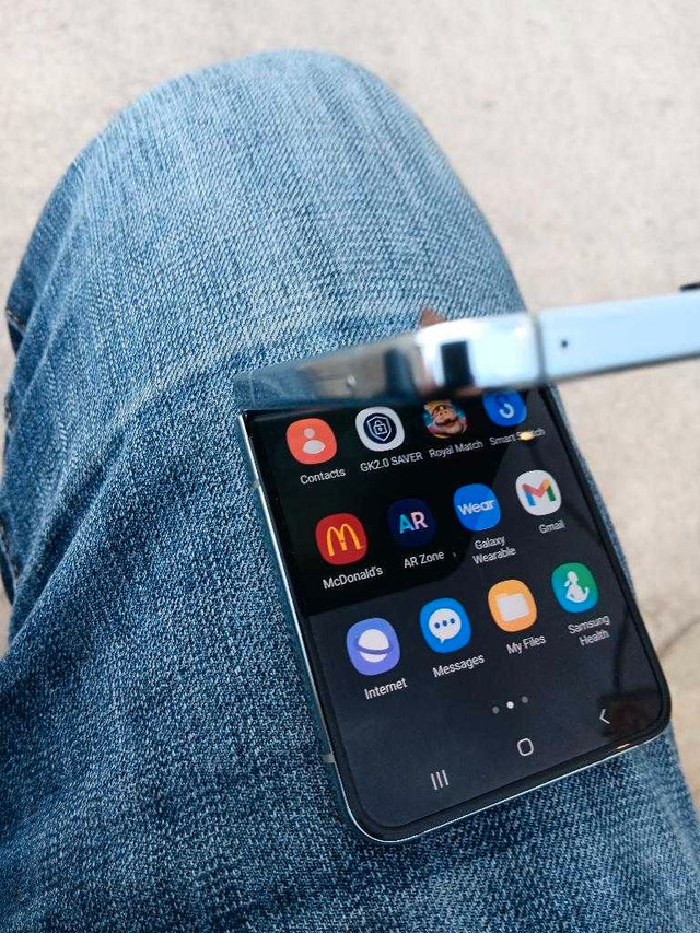 Samsung Z flip 5  in Cell Phones in Edmonton - Image 3