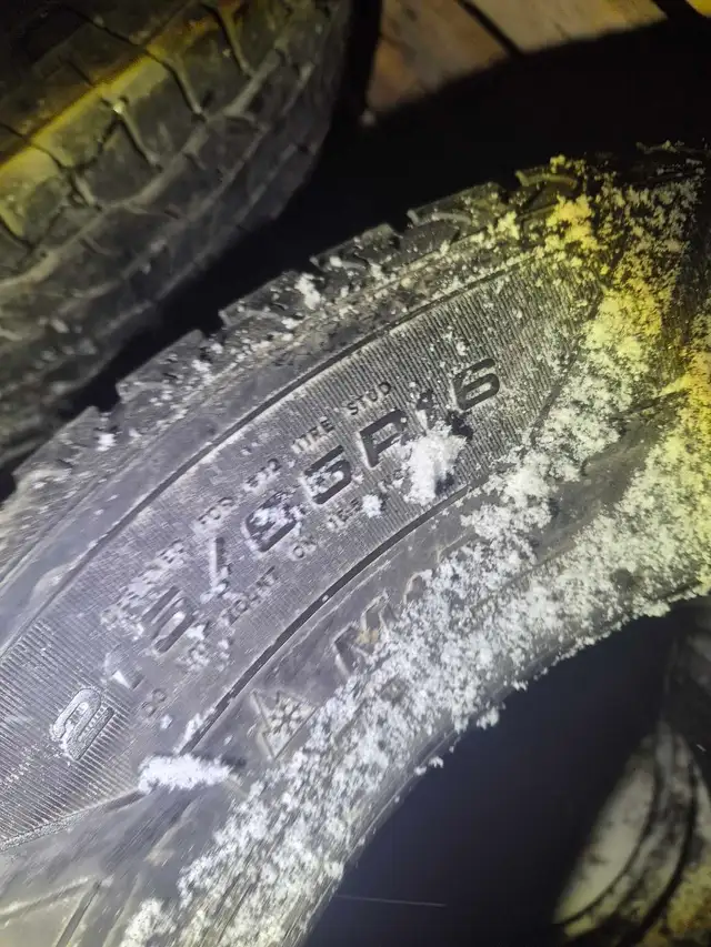 215/65R16 pneu d'hiver  in Tires & Rims in West Island - Image 3
