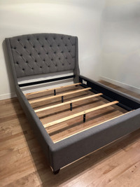 WUEEN SIZE BED FRAME 