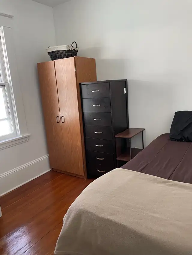 Room near Dalhousie for Rent in Room Rentals & Roommates in City of Halifax - Image 3