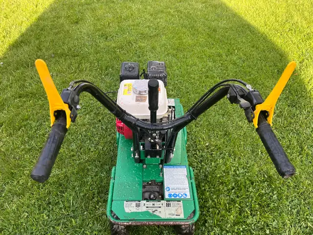 Billy goat Sod cutter SC121H with Honda engine in Lawnmowers & Leaf Blowers in City of Toronto - Image 5