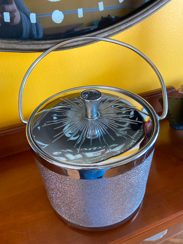 Vintage MCM Atomic Chrome Ice Bucket Starburst Japan in Arts & Collectibles in Oshawa / Durham Region - Image 4