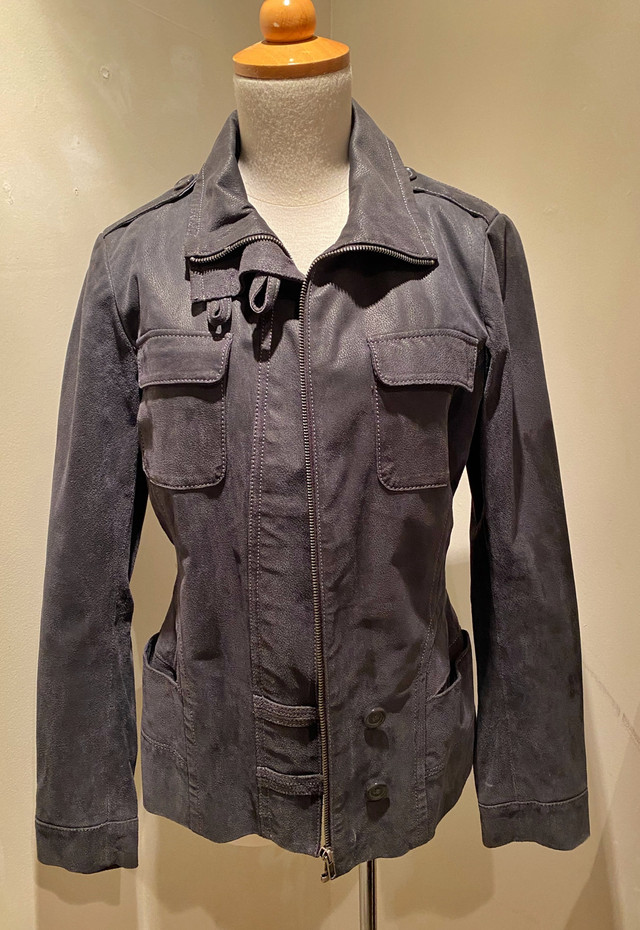 ⭐️NEW Danier charcoal grey leather jacket with liner/ faux fur in Women's - Tops & Outerwear in Victoria - Image 4