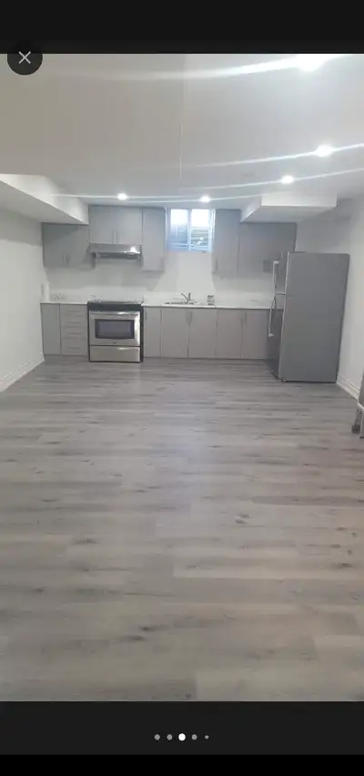 BRAMPTON BASEMENT NEAR GO STATION