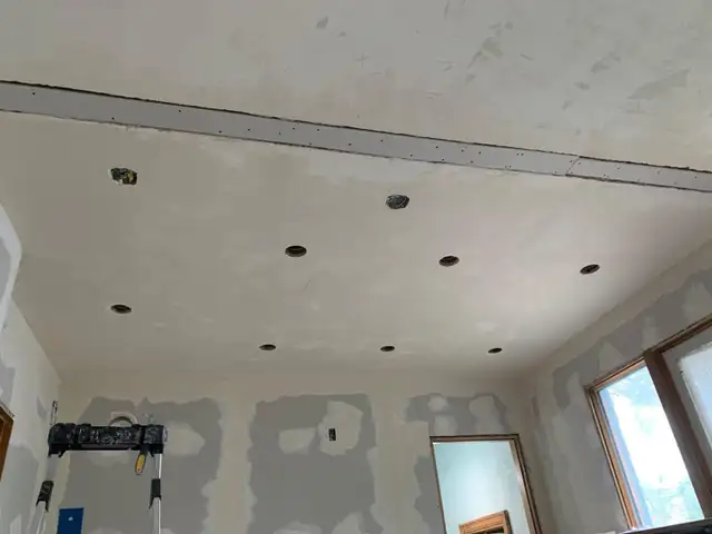 Drywall taper429746880166635524