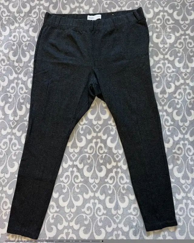Old Navy Women’s Extra High-Waisted Stevie Skinny Ankle Pants  in Women's - Bottoms in Oshawa / Durham Region - Image 6