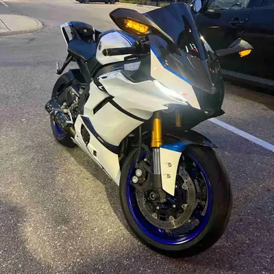 2017 Yamaha YZF-R6 – Clean, Fast & Well Maintained Selling my 2017 Yamaha R6. The bike is in excelle...