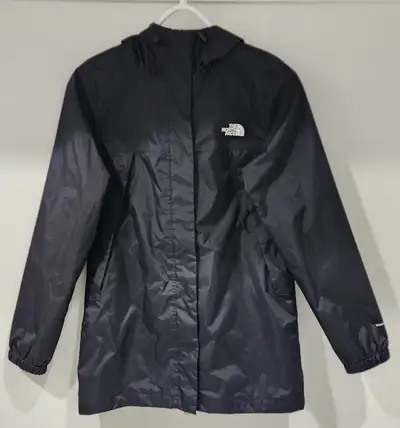Brand: The North Face Color: TNF Black Purchased $140 Worn only a few times Pet/smoke-free home Foll...