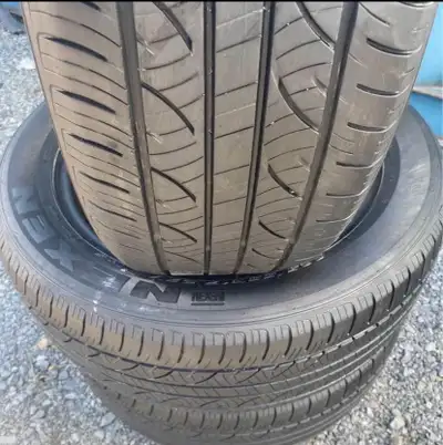 4 pneus d’été usagés à vendre Nexen 225/55R17