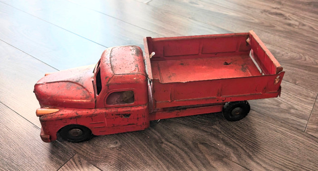 Camion VINTAGE tin metal des années 40 Structo Toys US en bon Ét dans Art et objets de collection  à Granby