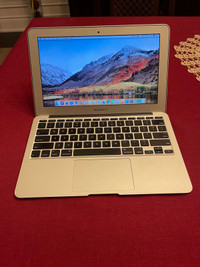 Apple MacBook Air. A1370 