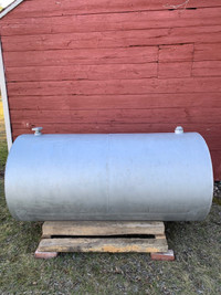 320 Gallon Water Tank with Stand