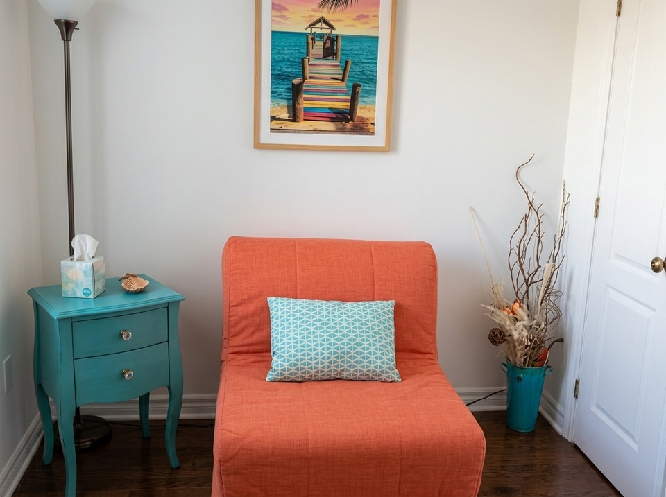 Luxury 1 Bed + Den for rent- Steps away from Beachwood Village 5