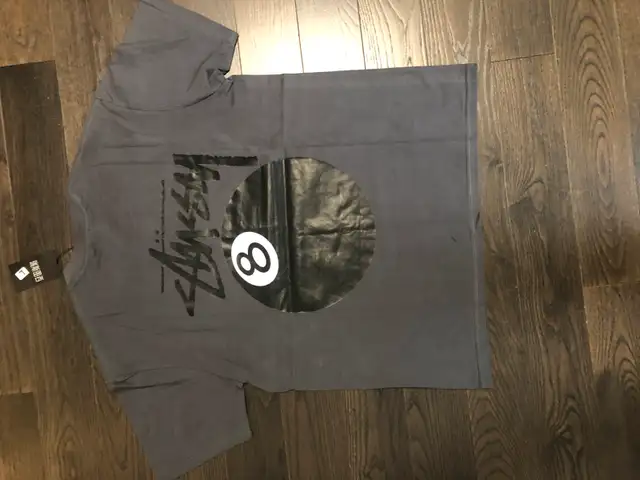 Stussy T-shirt in Men's in Markham / York Region - Image 5