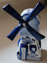 Vintage Delft Blue White Ceramic Music Box w/ Moving Windmill