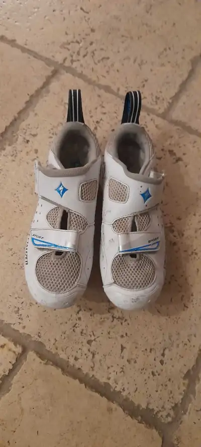 Souliers de vélo, View more