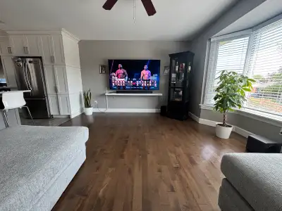 beautiful 4 bedroom with Solar