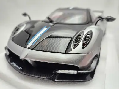 Pagani Huayra BC Grigio Mercurio / Carbon 1:18 Autoart Rare BNIB, View more