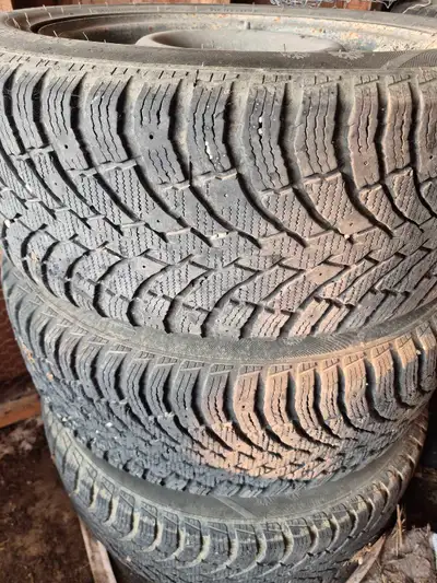 Set of 235/55R17 Winter tires with rims, came off a 2019 Ford Escape. Tires have lots of tread and e...